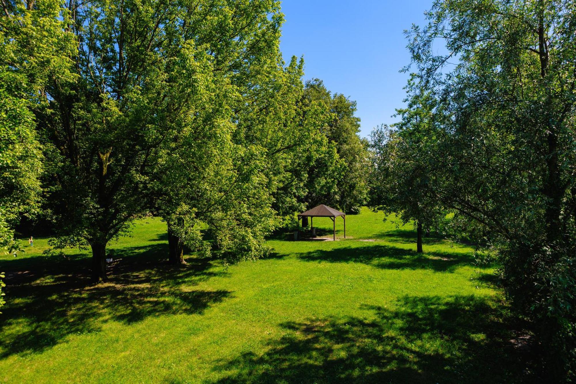 Botanique Hotel Vergani Fara Gera d'Adda Екстер'єр фото